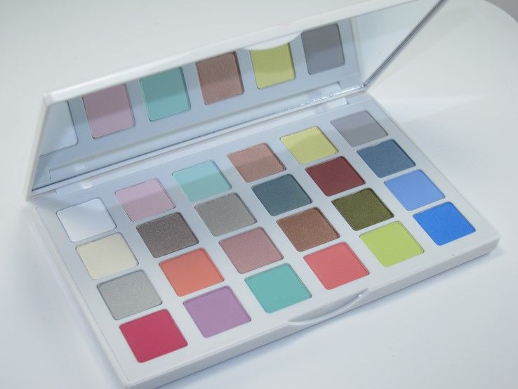 By
Isabella Muse
on
December 17, 2015
Leave a Comment
in
Sephora
,
Swatches
,
Eye Palettes
,
Eyeshadow
,
Makeup Reviews
,
Holiday Collections 2015
The
Sephora + Pantone Universe Modern ...