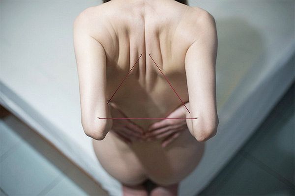 The are of
Yung Cheng Lin
is gripping, compelling, and raw. I feel like I could make a Jackson Pollock out of all the adjectives and emotions I feel staring at his pieces. Damn. Where the hell ...